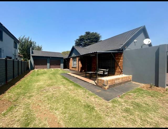 4 BEDROOM HOUSE FOR SALE IN VANDERBIJLPARK CE 5